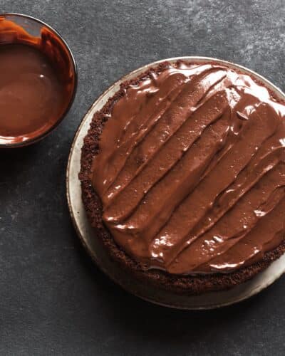 Gateau au chocolat avec du chocolat artisanal