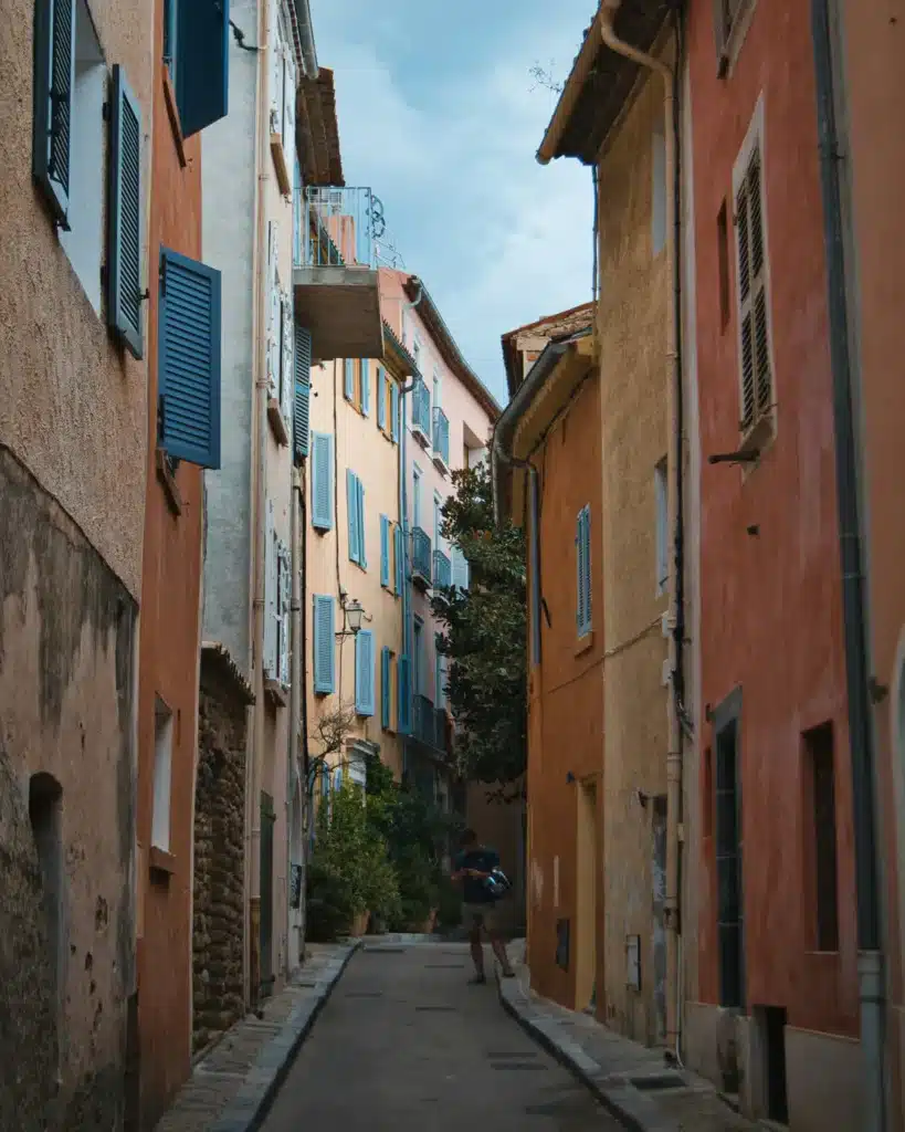 Ruelle étroite à Bormes-les-Mimosas